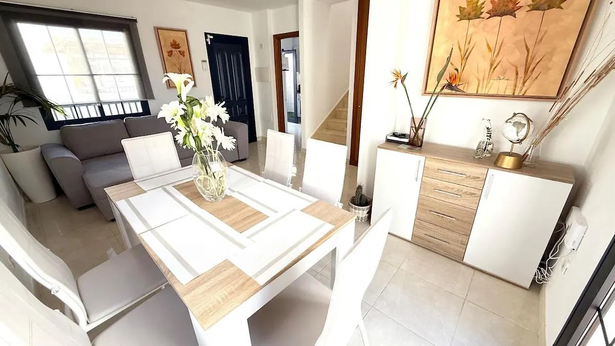 Hébergement de vacances Villa Casa Lomas à Playa Blanca  Espagne